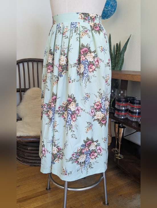 Dresses & Skirts - Vintage Mint Green Floral Pleated Midi Skirt